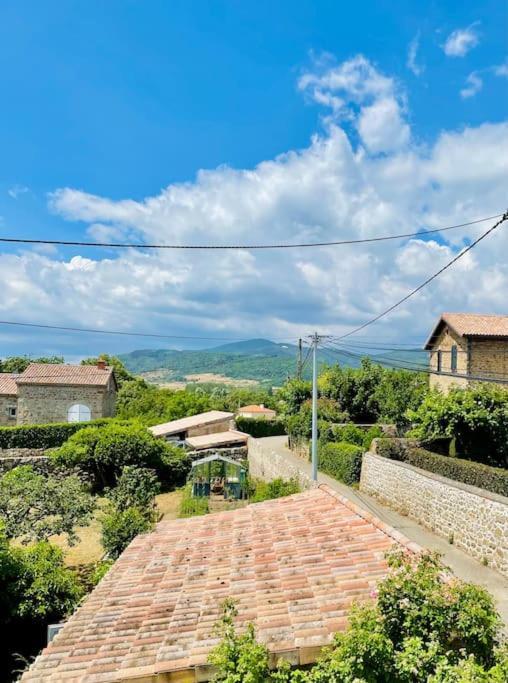 Agreable Maison De Village Avec Balcon Roiffieux 外观 照片